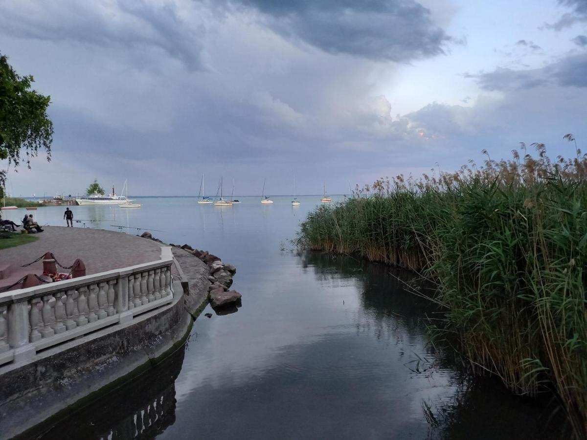 Malibu Apartment Balaton North บาลาโตนัลมาดี ภายนอก รูปภาพ